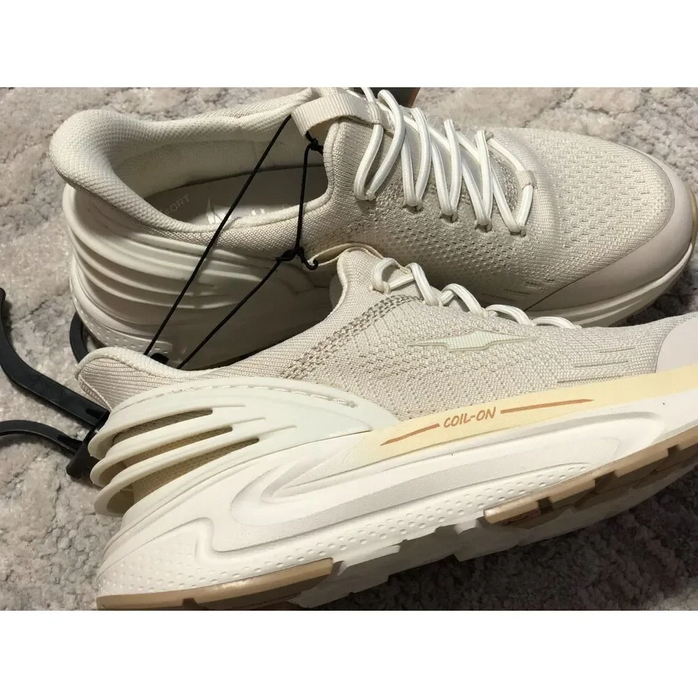 Woman's 6 New Creme Tennis Shoes
